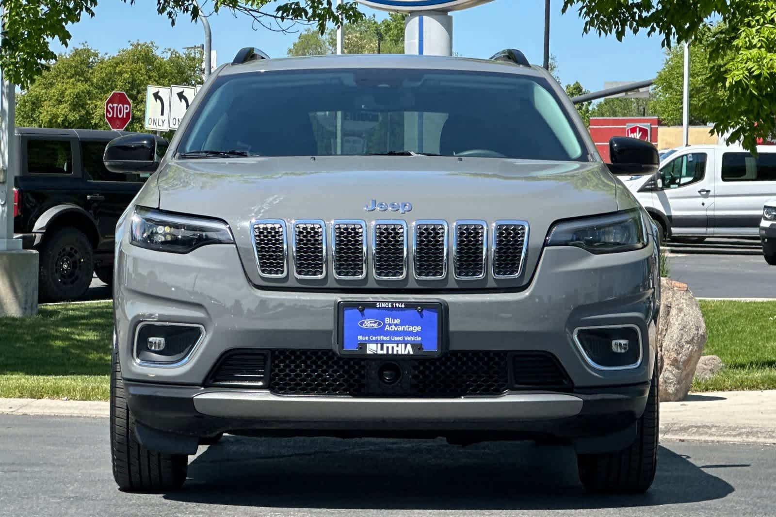 Used 2022 Jeep Cherokee Limited AWD/4WD image 10