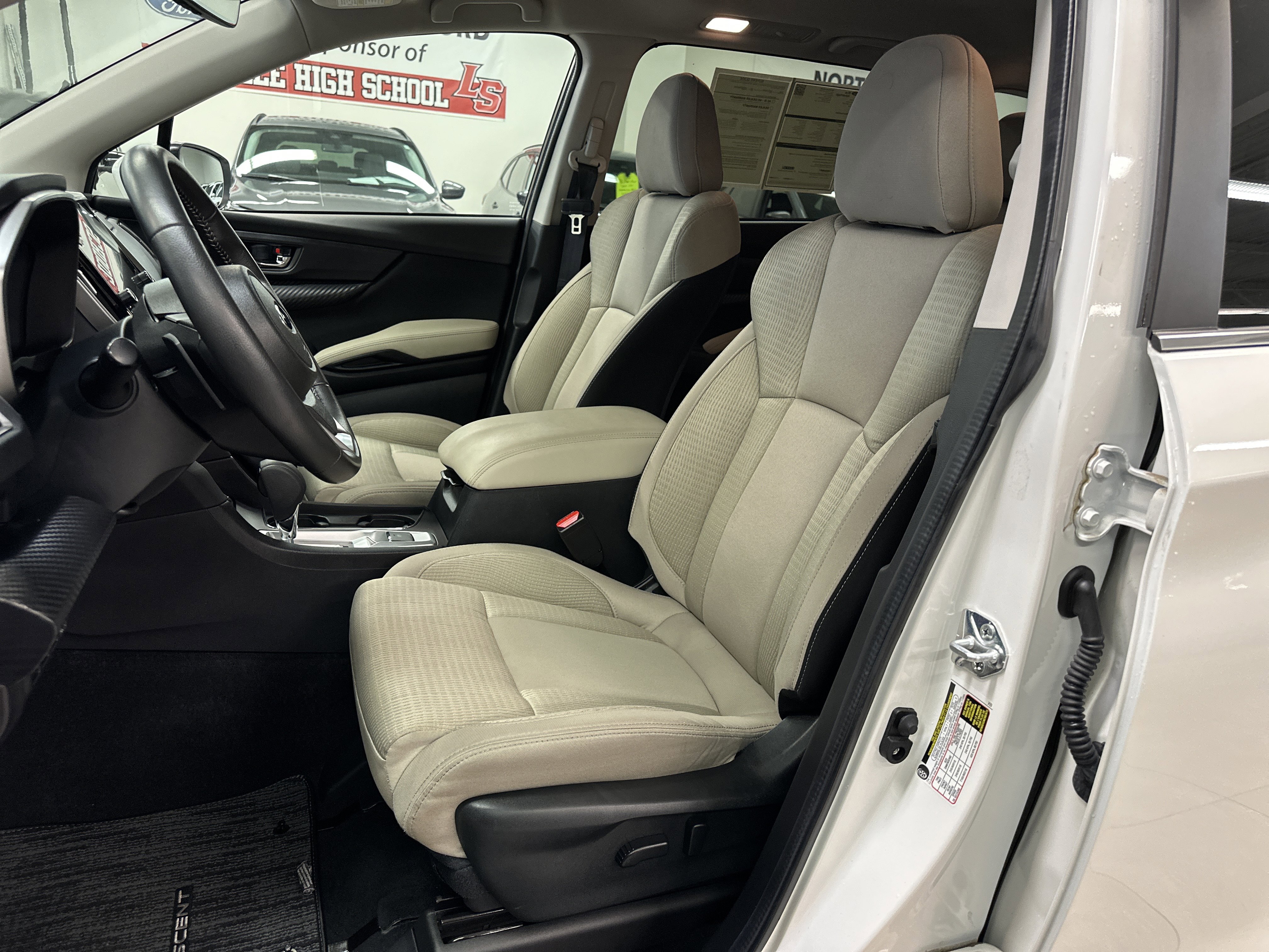 Used 2024 Subaru Ascent Premium w/ Convenience Package image 4