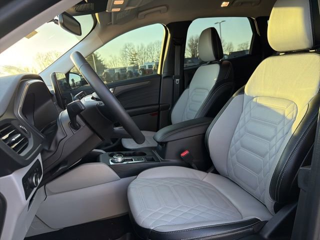 Certified 2023 Ford Escape Platinum w/ Premium Technology Package image 25