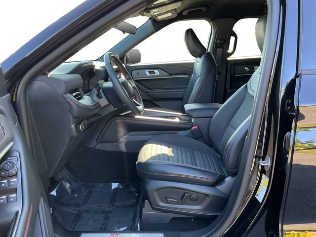 Certified 2025 Ford Explorer ST-Line AWD/4WD image 10