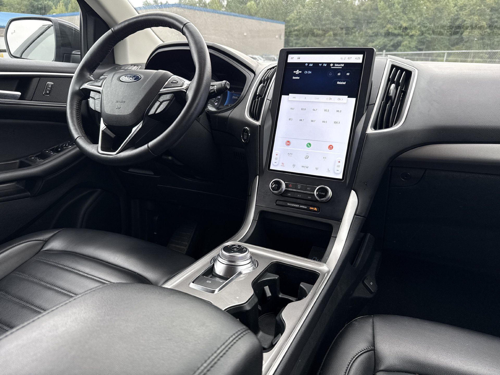 Certified 2023 Ford Edge SEL w/ Convenience Package AWD/4WD image 3