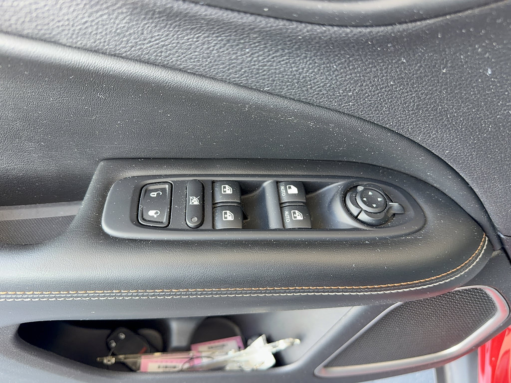Used 2018 Jeep Compass Latitude FWD image 10