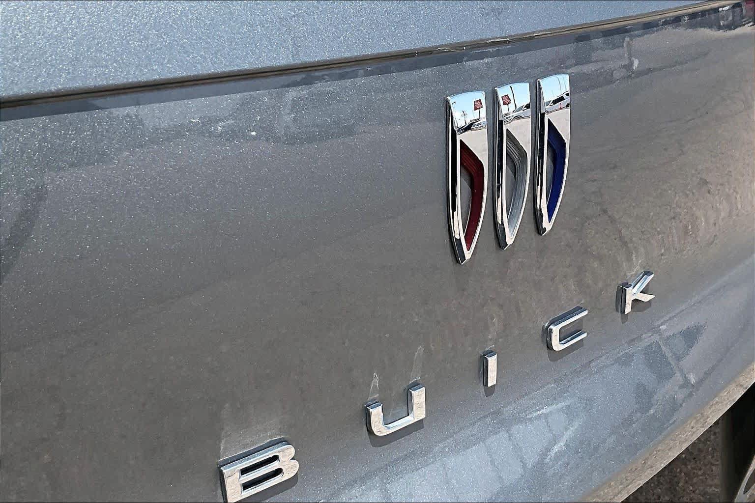 Used 2025 Buick Envista Sport Touring w/ Experience Buick Package FWD image 10
