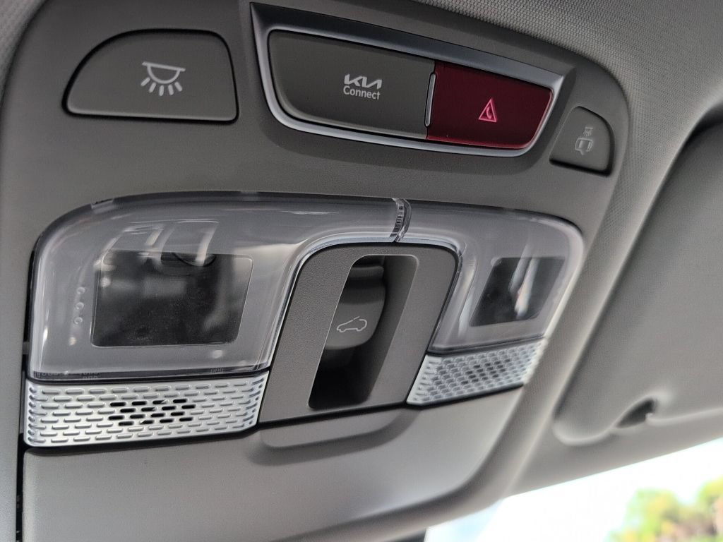 Used 2025 Kia Telluride S FWD image 23