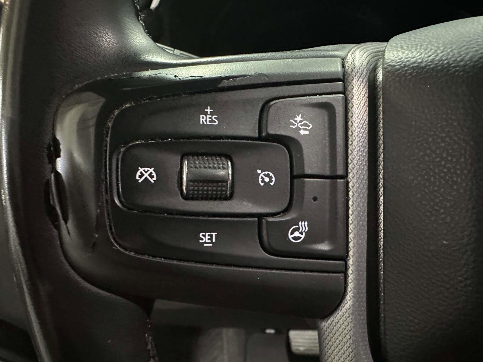 Used 2023 GMC Yukon Denali image 28