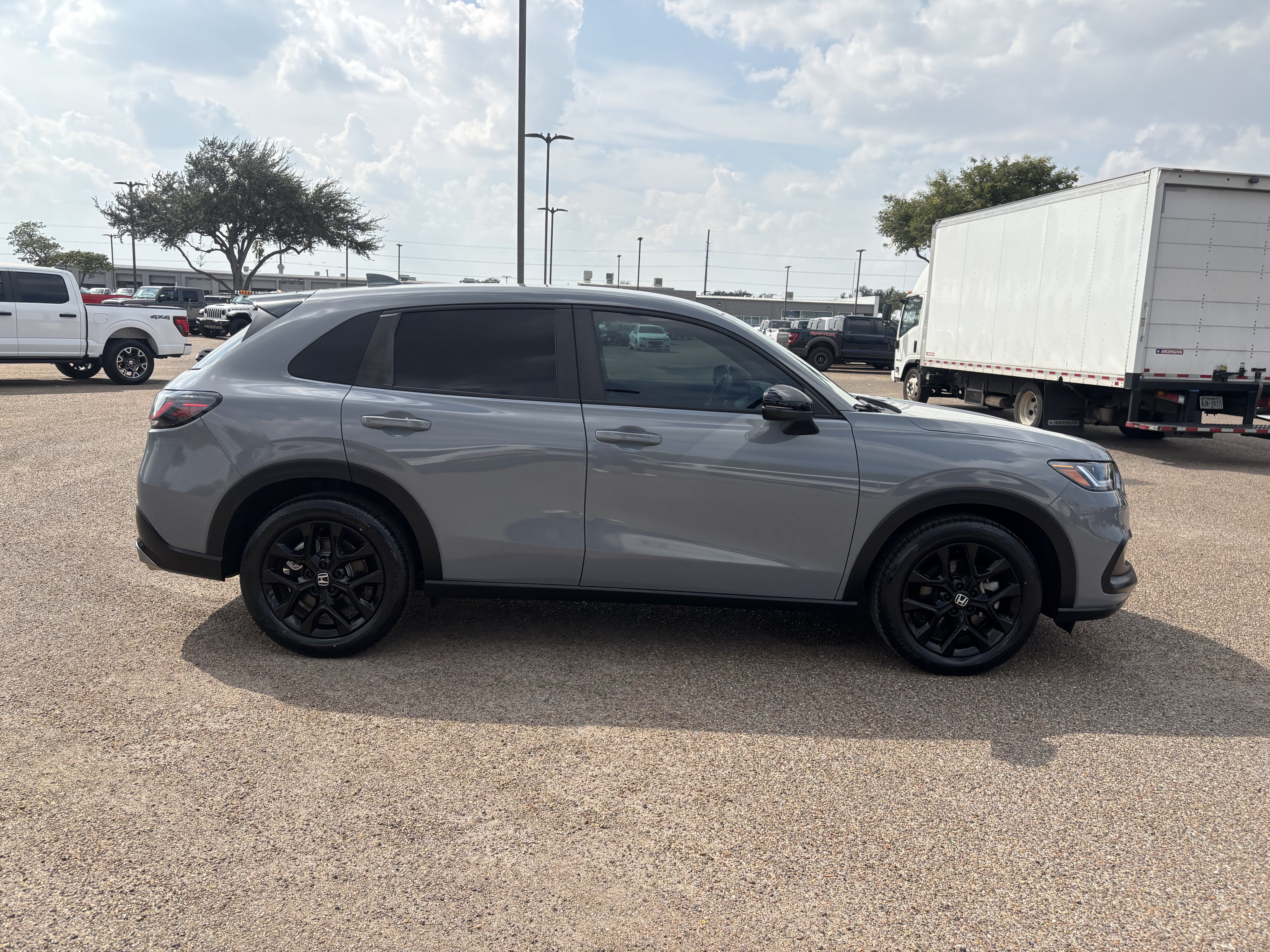 Used 2024 Honda HR-V Sport image 4
