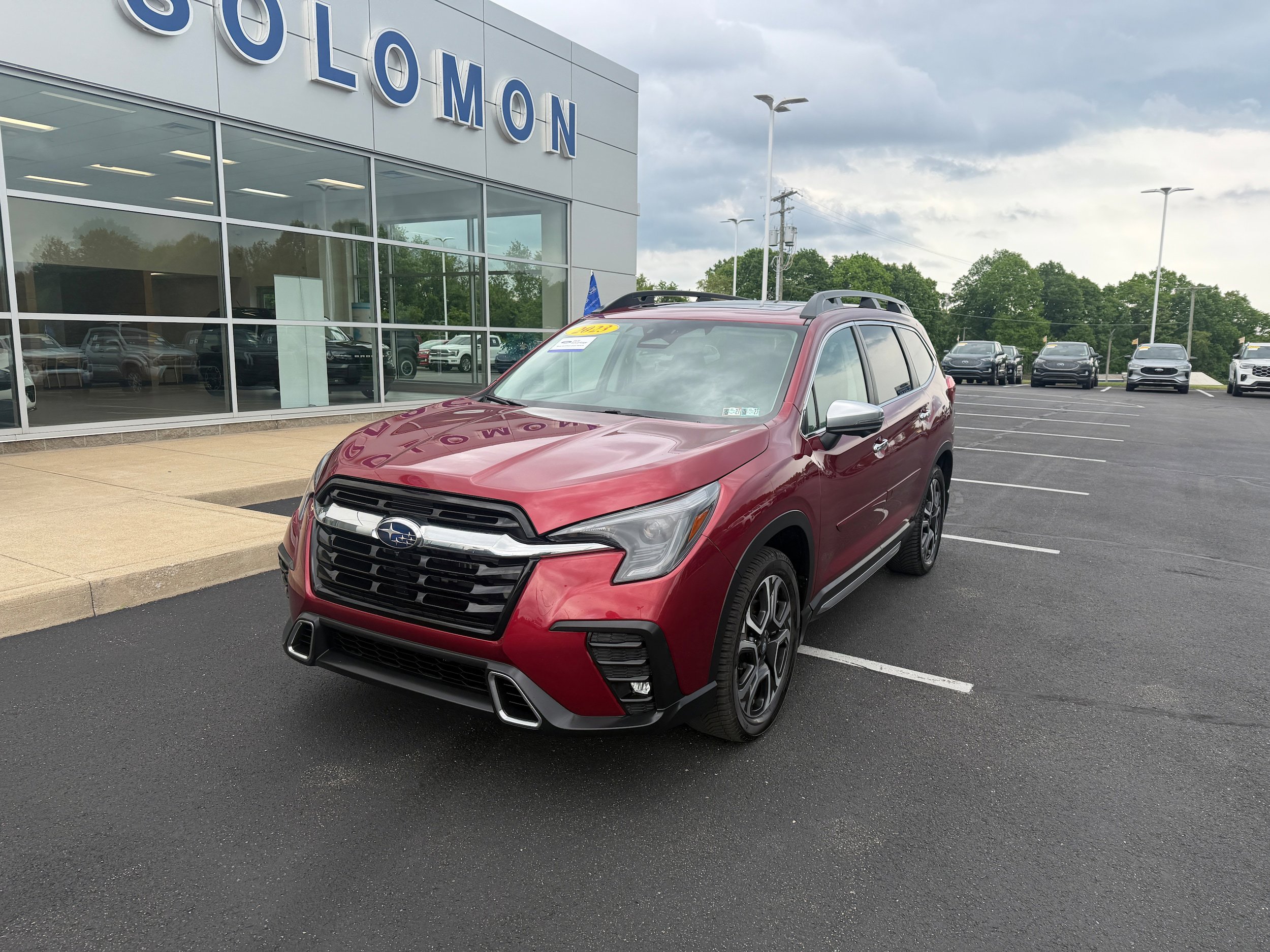 Used 2023 Subaru Ascent Touring AWD/4WD image 2