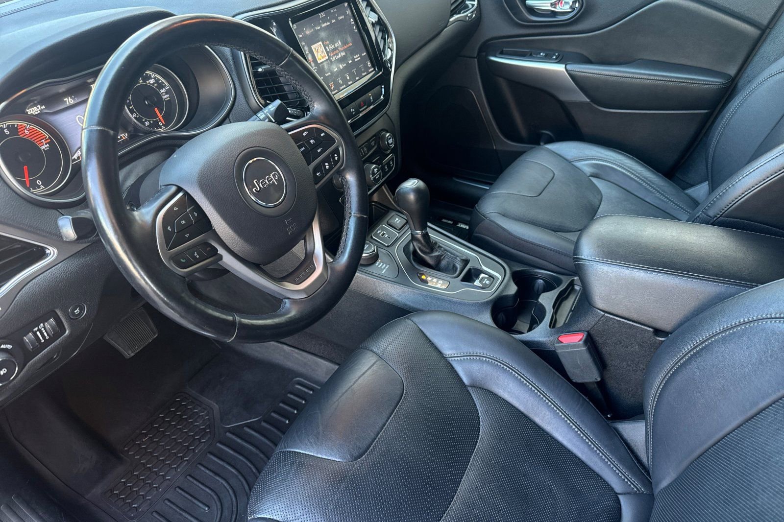 Used 2020 Jeep Cherokee High Altitude image 10