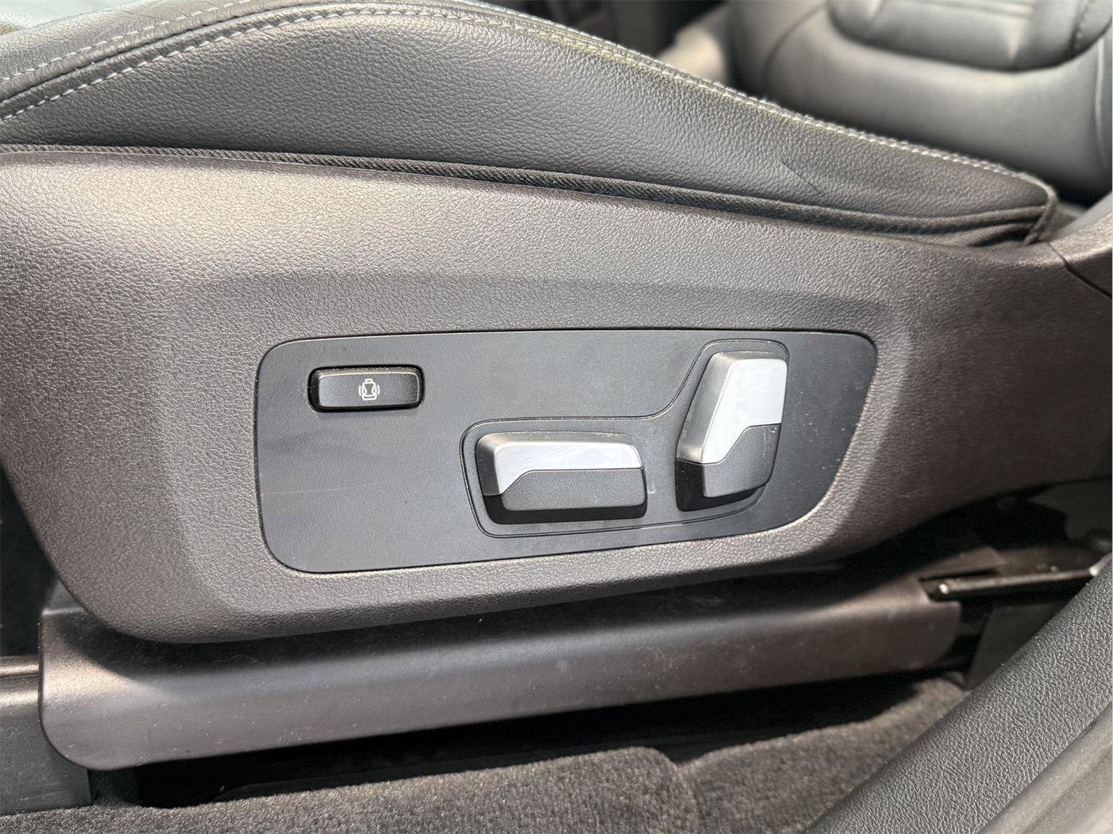 Used 2019 BMW X3 sDrive30i w/ Driving Assistance Package image 16