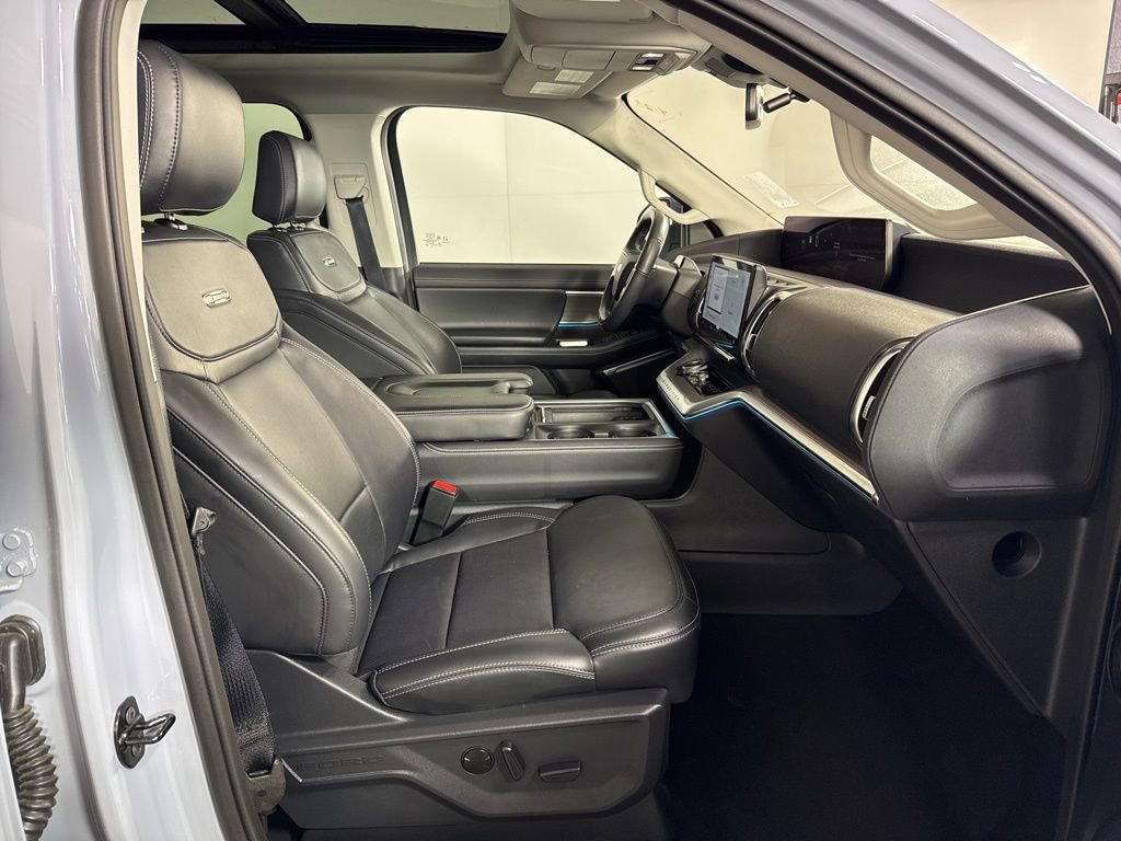 Certified 2025 Ford Expedition Platinum AWD/4WD image 18