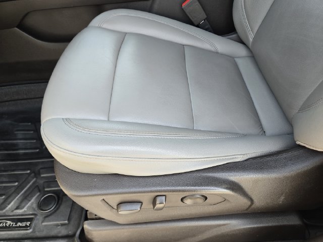Used 2021 Chevrolet Tahoe Z71 w/ Luxury Package AWD/4WD image 23