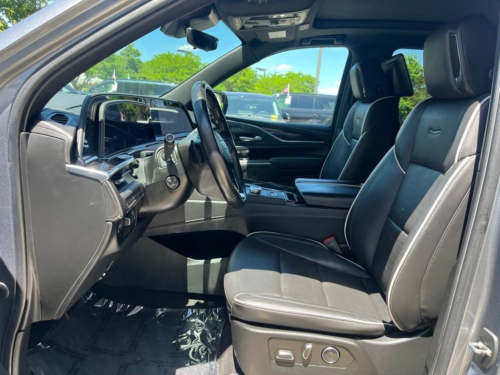 Used 2022 Cadillac Escalade Sport w/ Touring Package AWD/4WD image 28