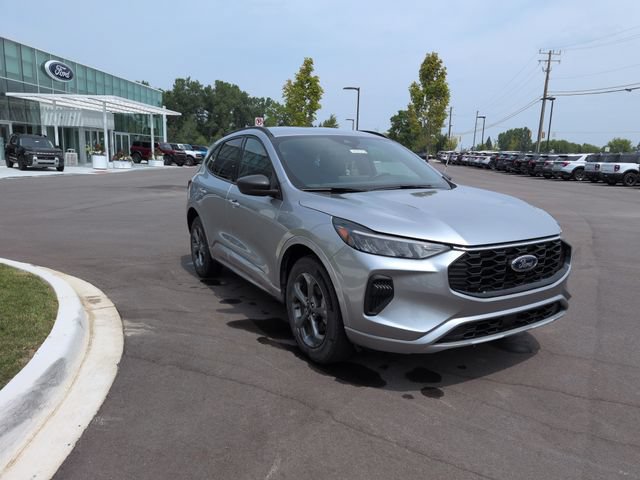 Certified 2024 Ford Escape ST-Line w/ Tech Pack #1 AWD/4WD image 7