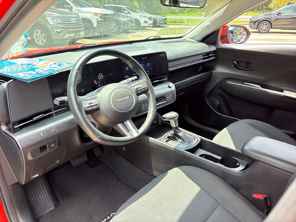 Used 2024 Hyundai Kona SEL FWD image 6