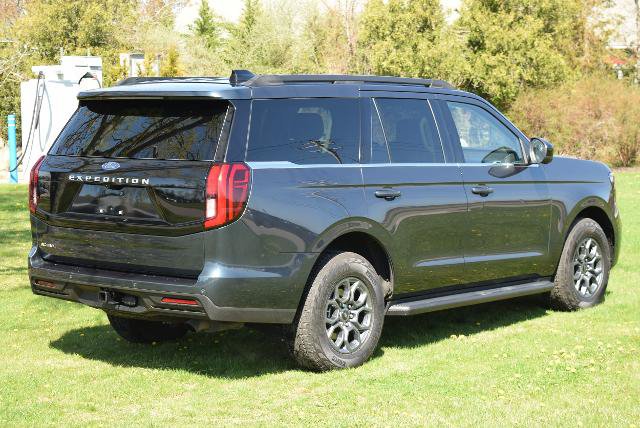 Certified 2025 Ford Expedition Active AWD/4WD image 7