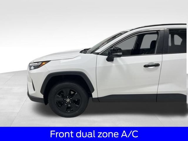 Used 2022 Toyota RAV4 XLE AWD/4WD image 4