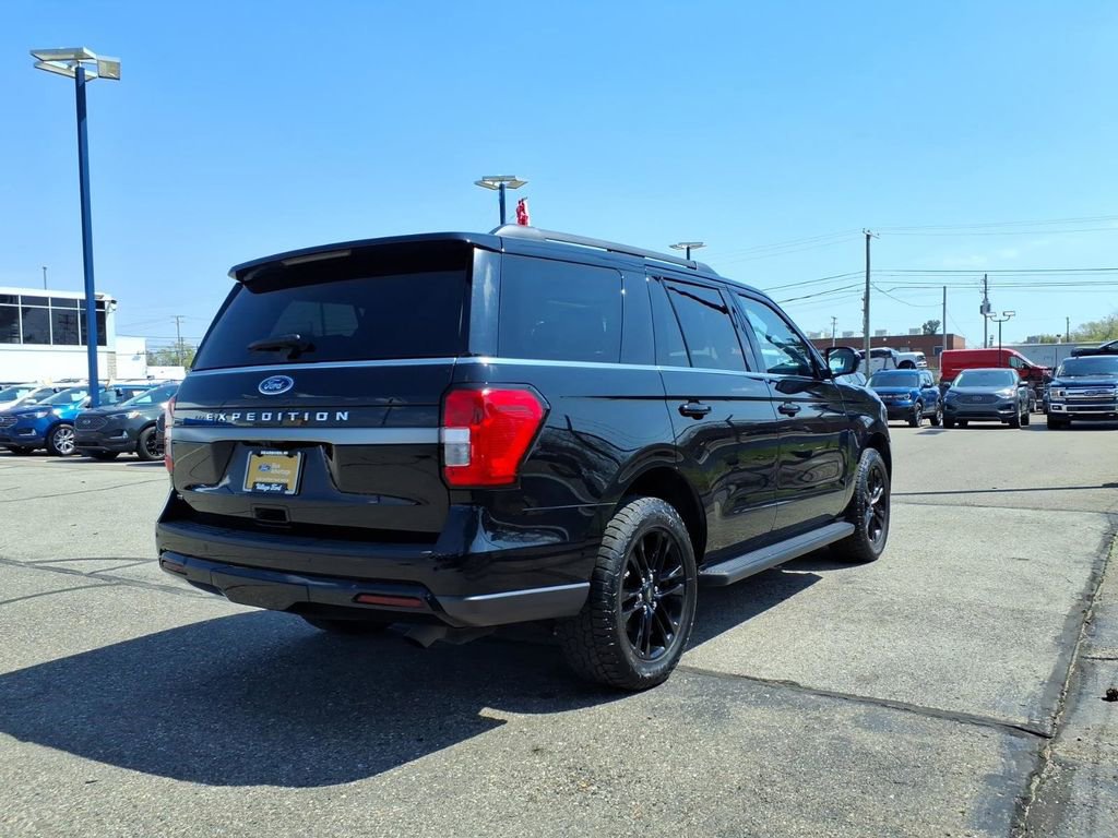 Certified 2024 Ford Expedition XLT AWD/4WD image 6