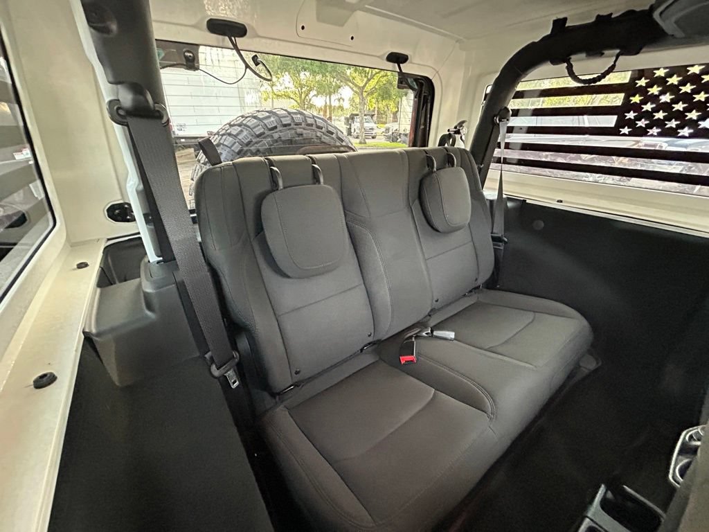 Used 2022 Jeep Wrangler Sport AWD/4WD image 27