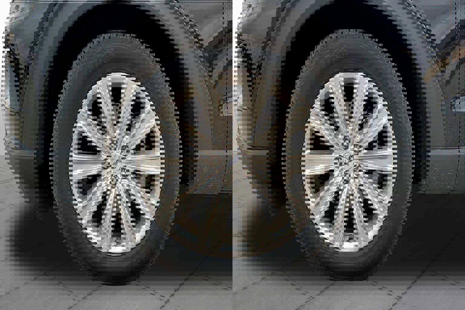 Certified 2022 Ford Explorer Limited w/ Equipment Group 301A image 11