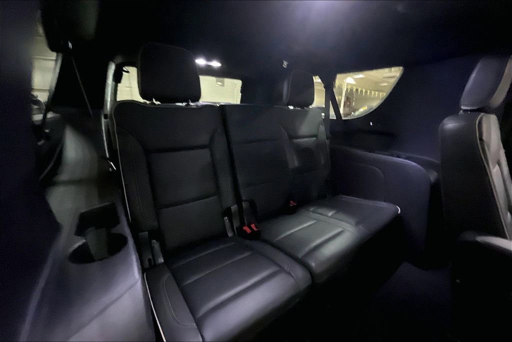Used 2023 Chevrolet Suburban Premier image 26