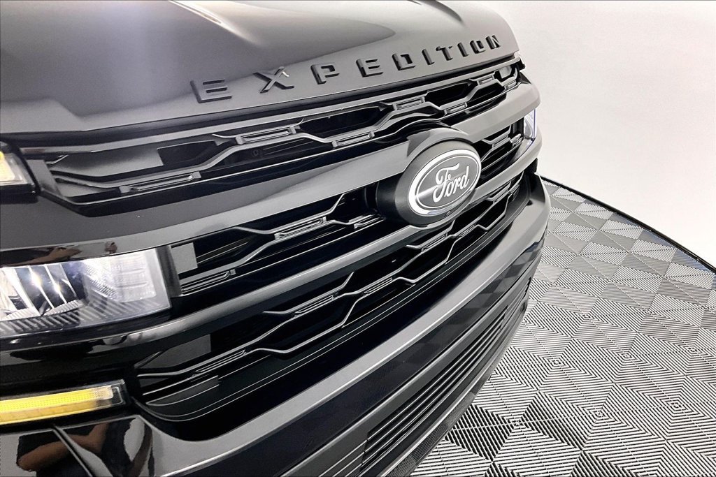 Certified 2023 Ford Expedition Limited RWD image 31