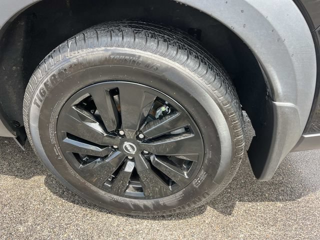 Used 2024 Nissan Pathfinder SL FWD image 14