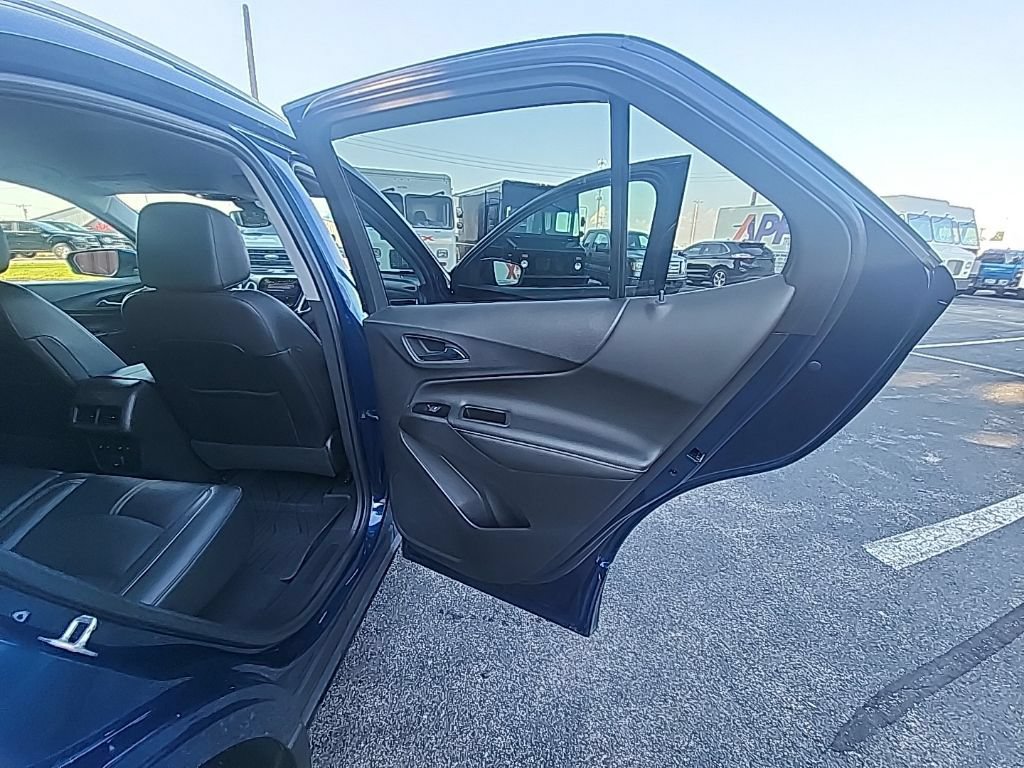 Used 2022 Chevrolet Equinox Premier AWD/4WD image 13