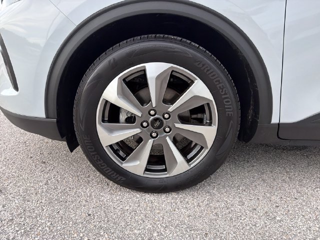 Certified 2025 Ford Escape Platinum w/ Premium Technology Package FWD image 27