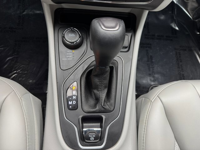 Used 2020 Jeep Cherokee Latitude Plus w/ Cold Weather Group image 21