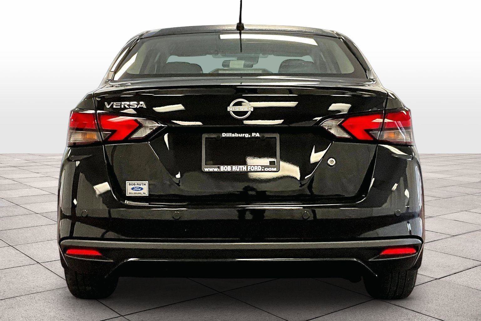 Used 2024 Nissan Versa S w/ Trunk Package image 4