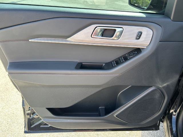 Certified 2025 Ford Explorer Active RWD image 17