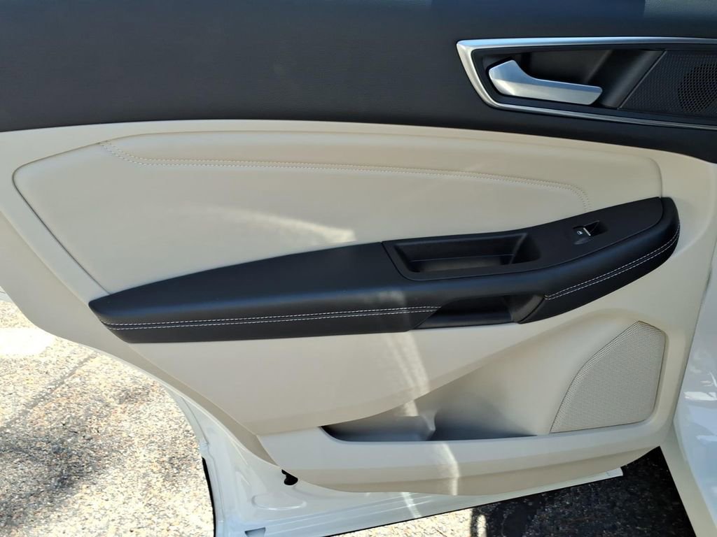 Certified 2023 Ford Edge Titanium AWD/4WD image 14