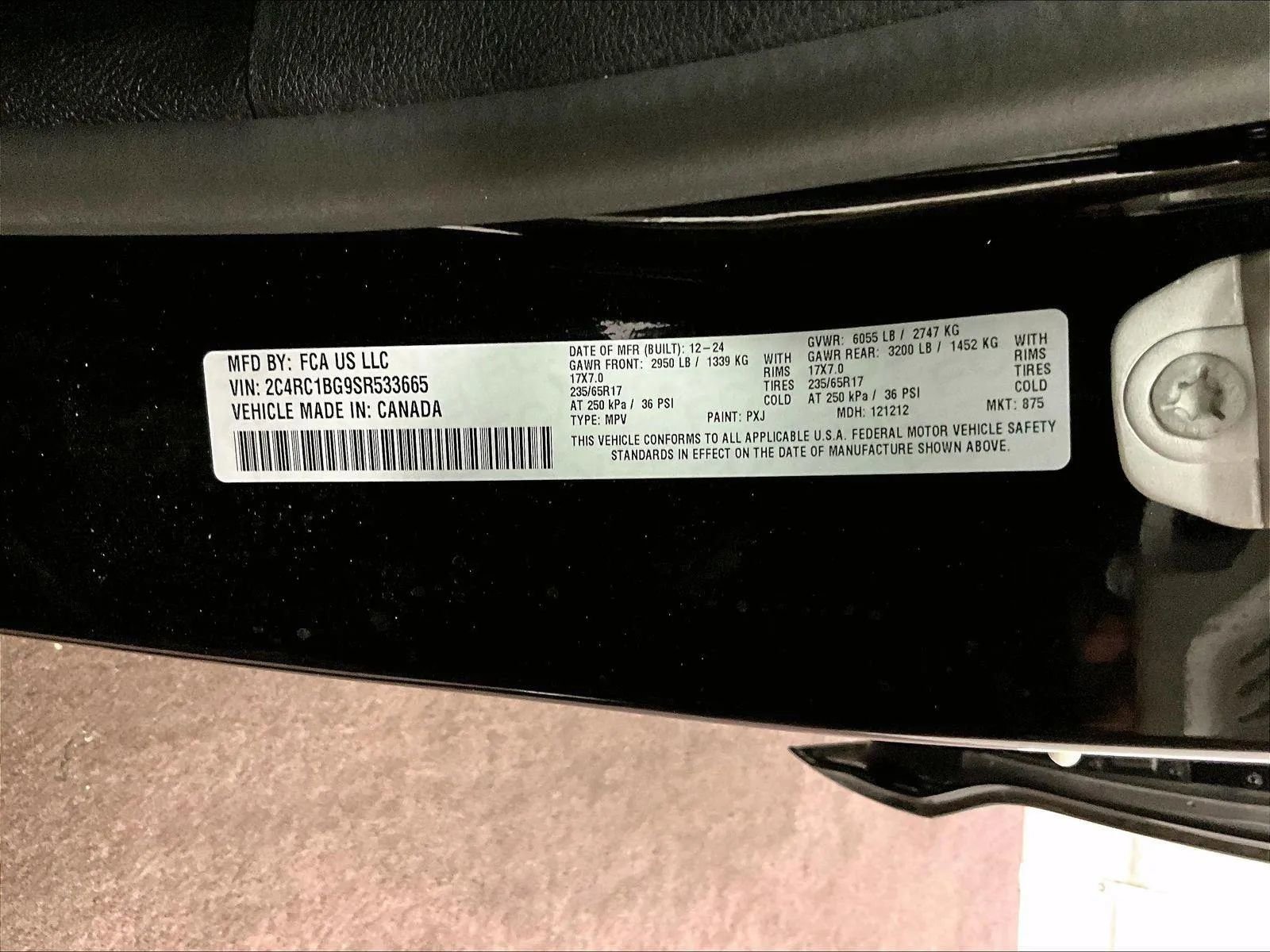 Used 2025 Chrysler Pacifica Select image 33