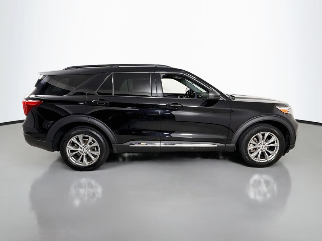 Certified 2023 Ford Explorer XLT w/ Equipment Group 202A AWD/4WD image 8