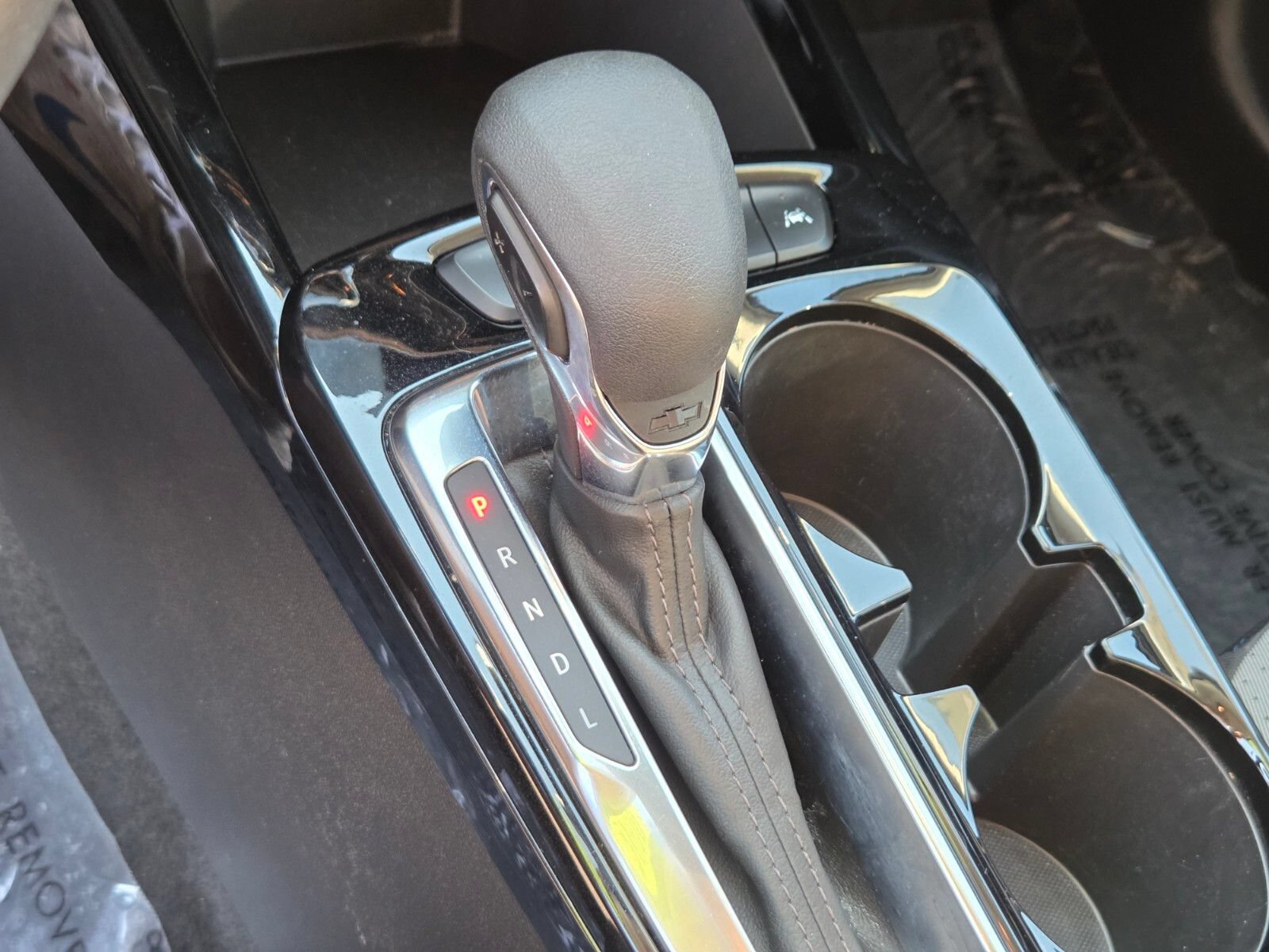 Used 2025 Chevrolet Trax LT FWD image 23