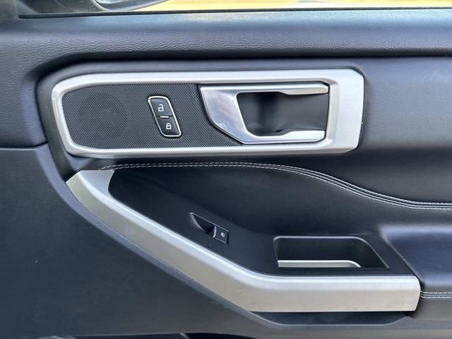 Certified 2022 Ford Explorer XLT w/ Equipment Group 202A image 16