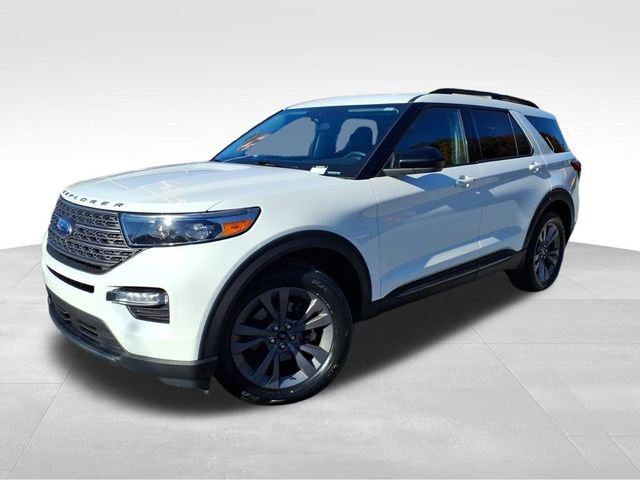 Certified 2023 Ford Explorer XLT w/ Equipment Group 202A image 2