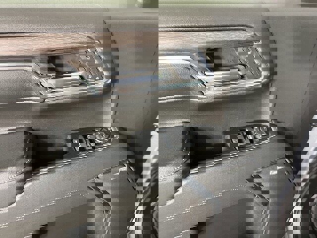 Used 2024 Chevrolet Silverado 1500 LTZ image 20