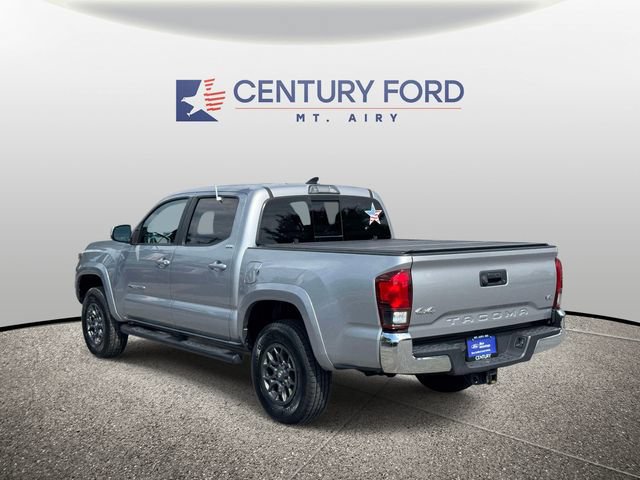 Used 2018 Toyota Tacoma SR5 w/ Four Season Floor Mat Package AWD/4WD image 4