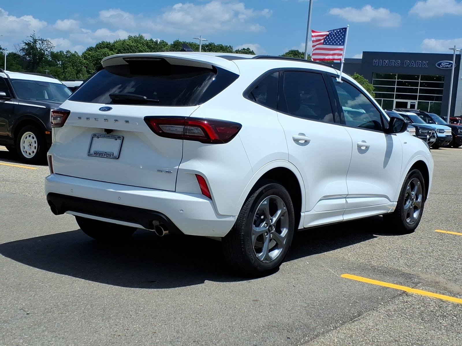 Certified 2023 Ford Escape ST-Line w/ Tech Pack #1 AWD/4WD image 7