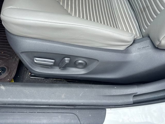 Used 2019 Toyota Camry SE w/ Audio Package FWD image 31