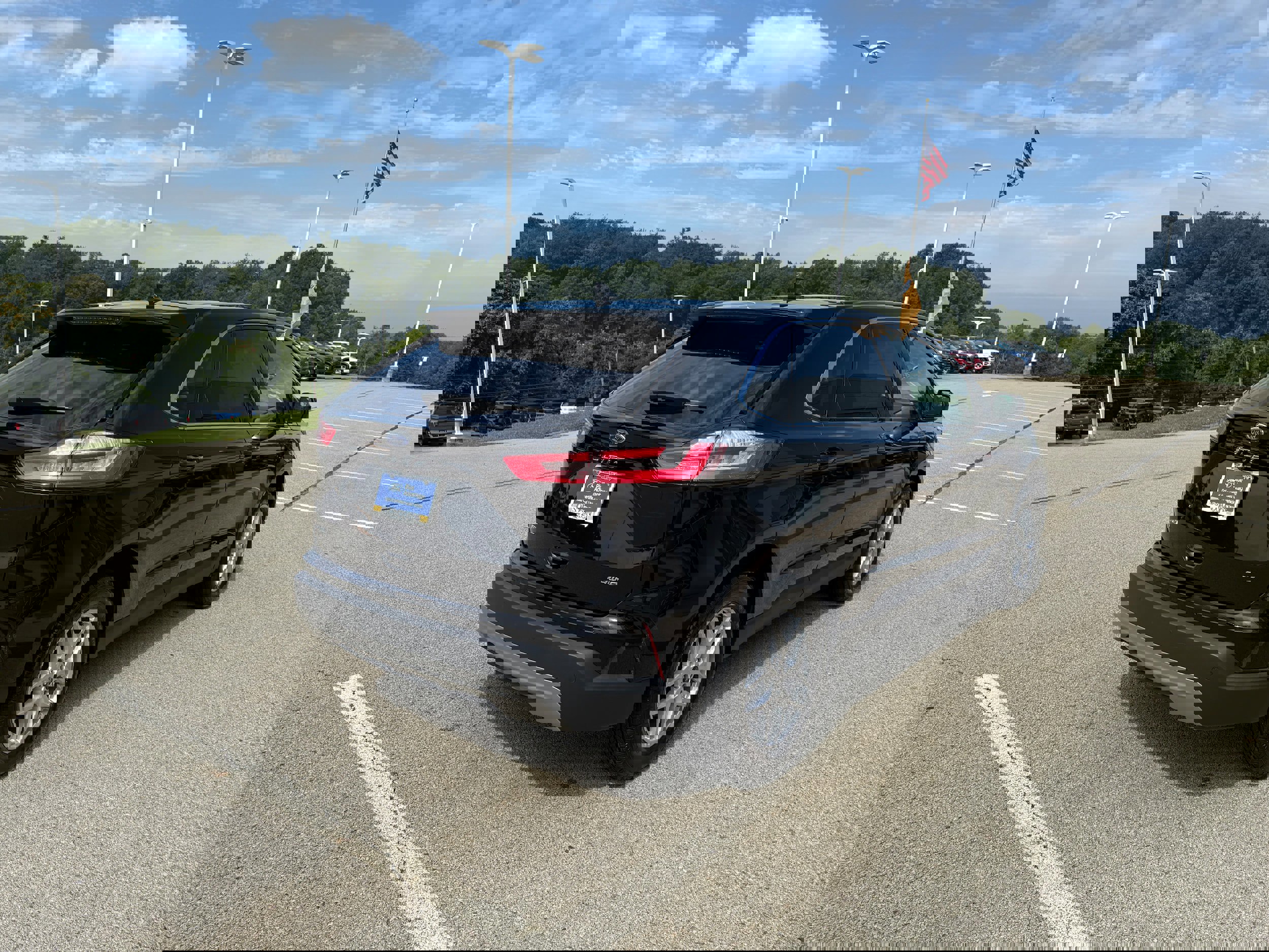 Certified 2024 Ford Edge SEL w/ Convenience Package image 3