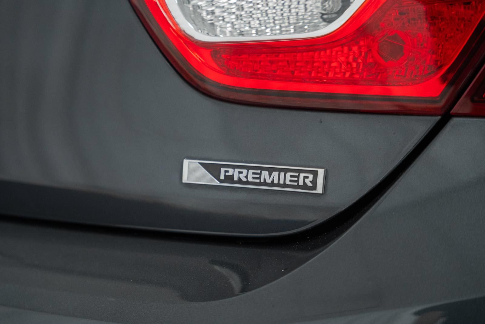 Used 2018 Chevrolet Cruze Premier FWD image 7