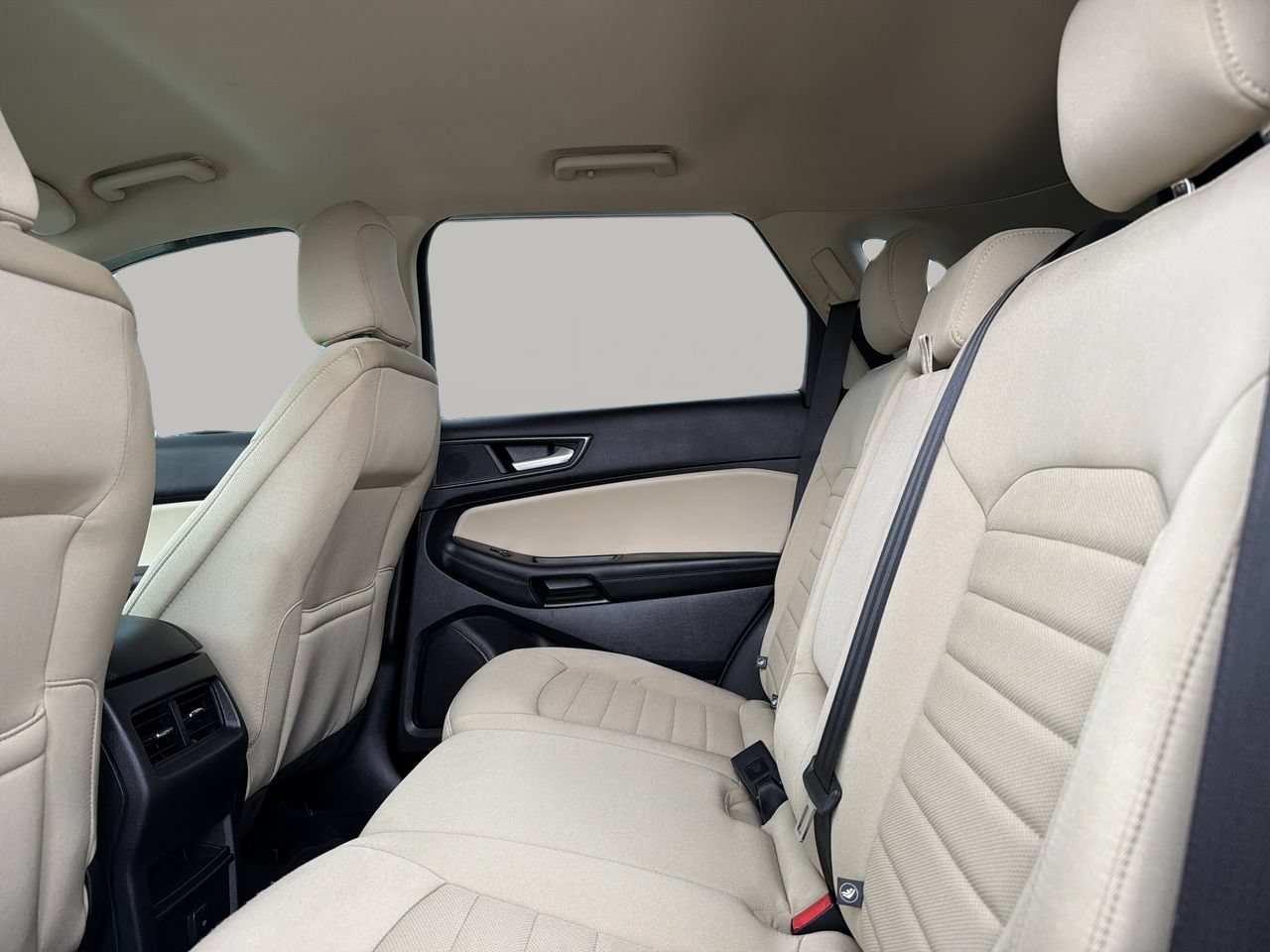 Certified 2020 Ford Edge SE FWD image 16