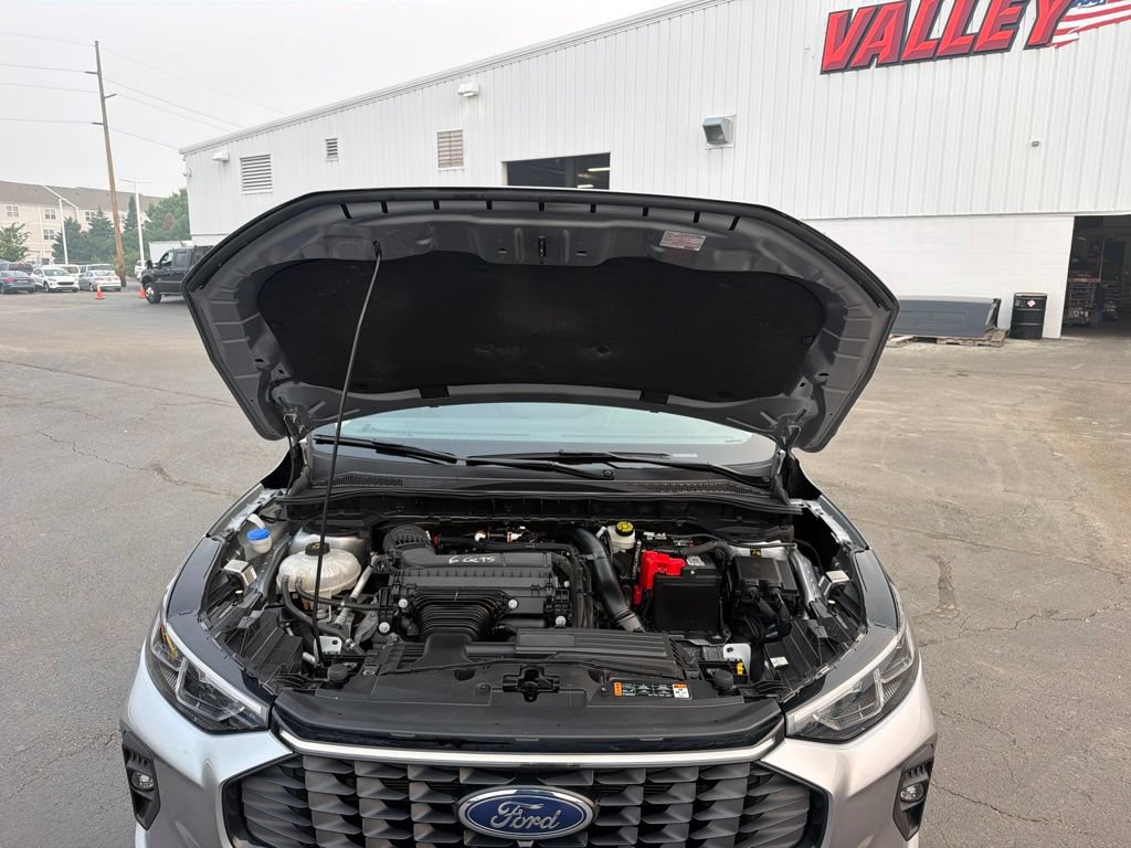 Certified 2024 Ford Escape Platinum AWD/4WD image 36