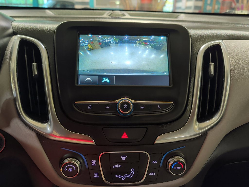 Used 2018 Chevrolet Equinox LS FWD image 18
