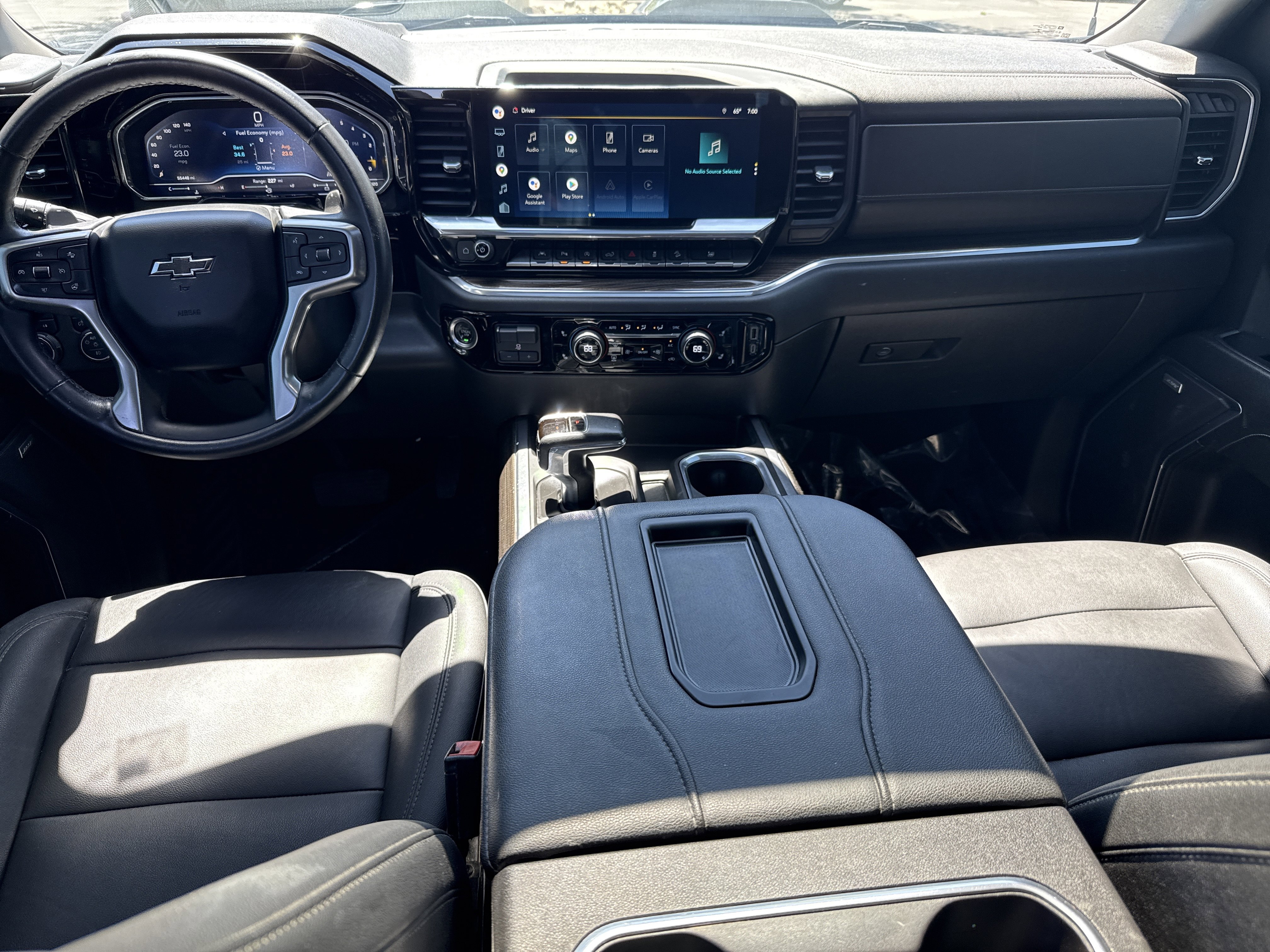 Used 2022 Chevrolet Silverado 1500 LT Trail Boss w/ LT Trail Boss Premium Package AWD/4WD image 17