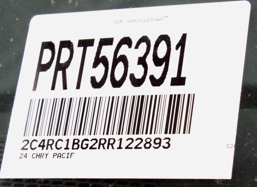Used 2024 Chrysler Pacifica Touring-L FWD image 32