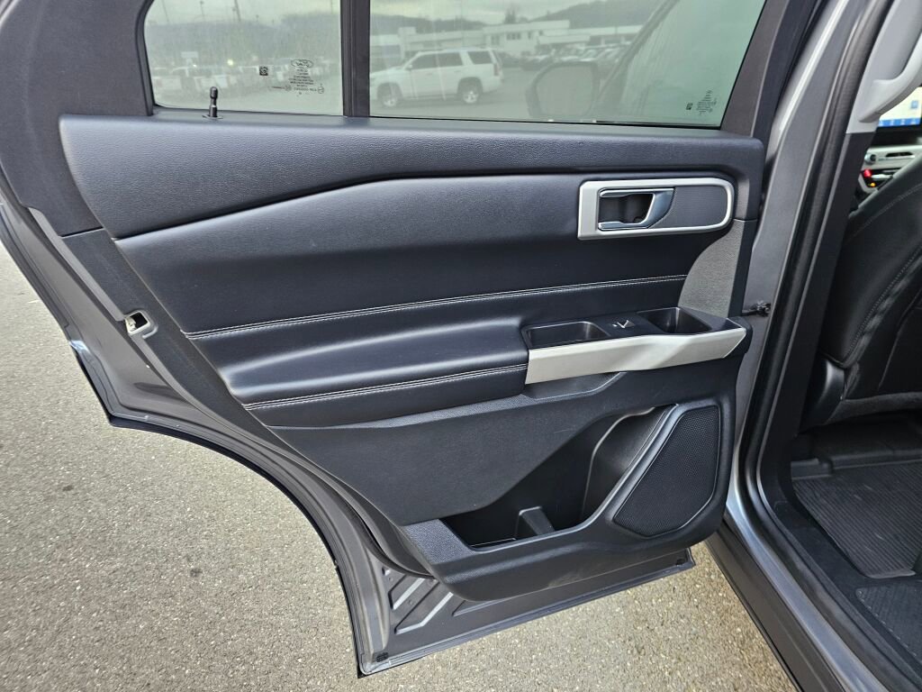 Certified 2022 Ford Explorer XLT w/ Equipment Group 202A image 12