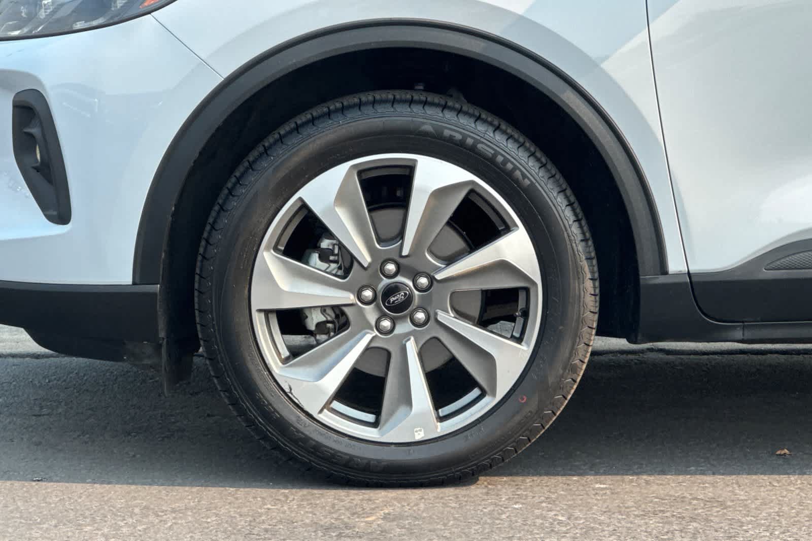 Certified 2025 Ford Escape Platinum AWD/4WD image 27